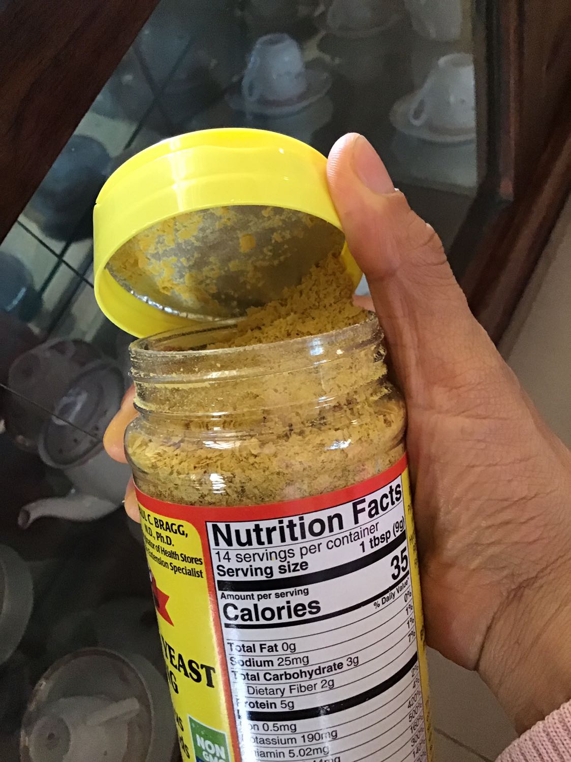 Mình mua hai hộp, 1 hộp khui ra còn seal miệng, còn hộp còn lại đã bị tróc miếng seal ra từ khi nào roi. Mong tiki cho mình đổi lại ạ. Cảm ơn nhiều