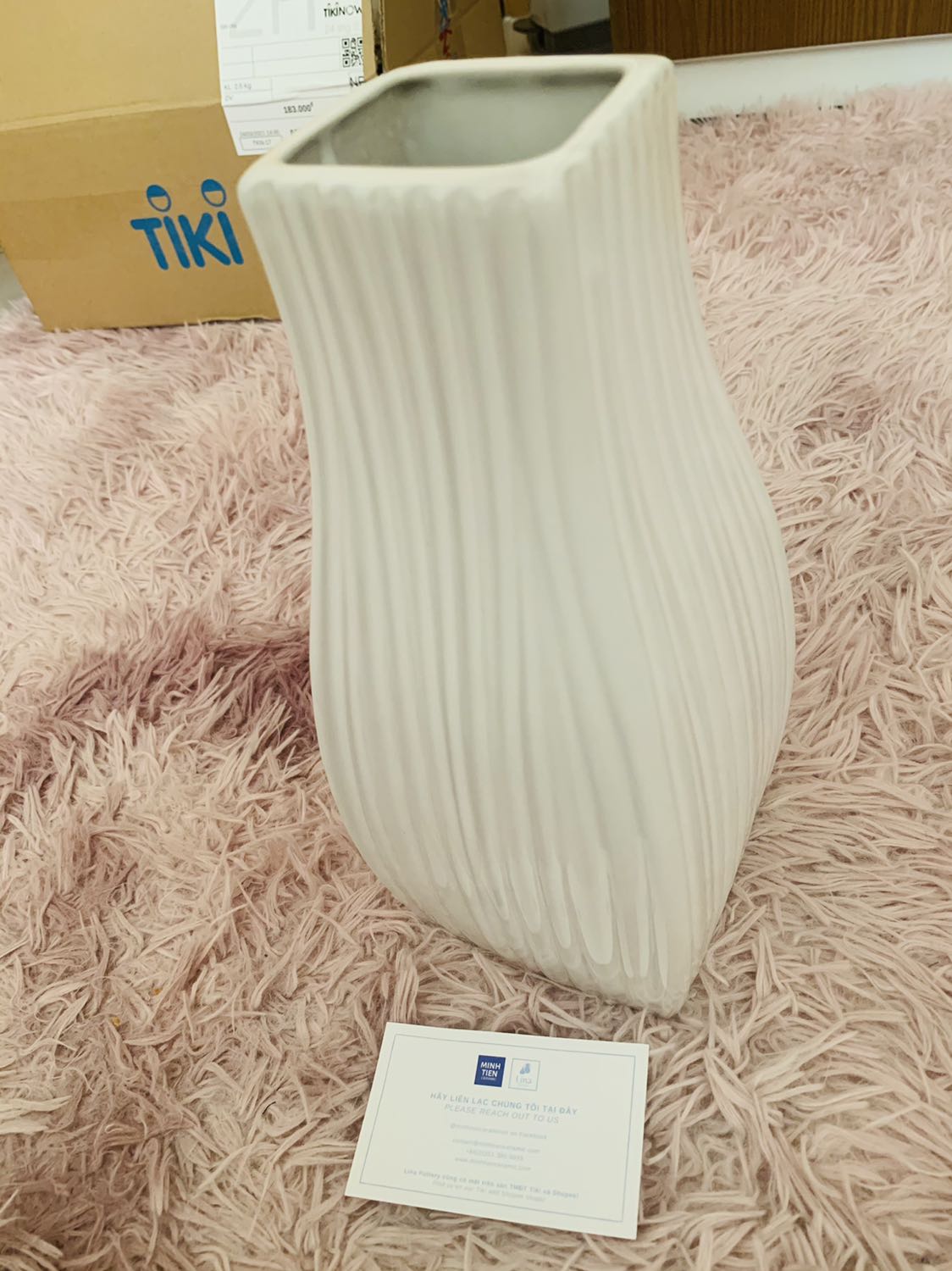 Cực kì hài lòng về cách gói hàng rất cẩn thận, sp rất đẹp đúng vs hình ảnh. Tks shop và tiki nhiều nha!!!!