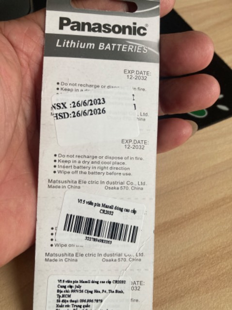 Viên pin thì ghi Made in Indonesia, vỏ hộp thì ghi Made in China.
Ko biết phải hiểu như thế nào luôn hiii
Giao hàng thì Now nên rất nhanh.