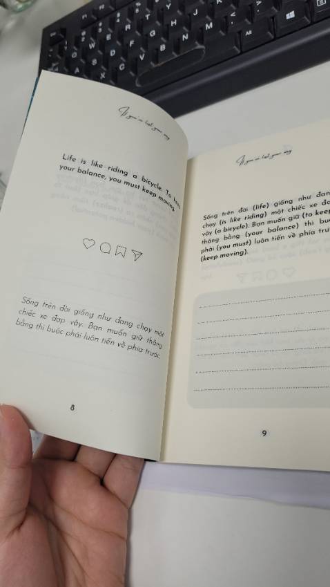 - Đóng gói cẩn thận, có lời nhắn nhủ đáng iu
- Được tặng kèm 1 sổ mỏng và 1 bút đỏ đánh dấu
- Rất hài lòng về cách đóng gói và cskh của shop ah