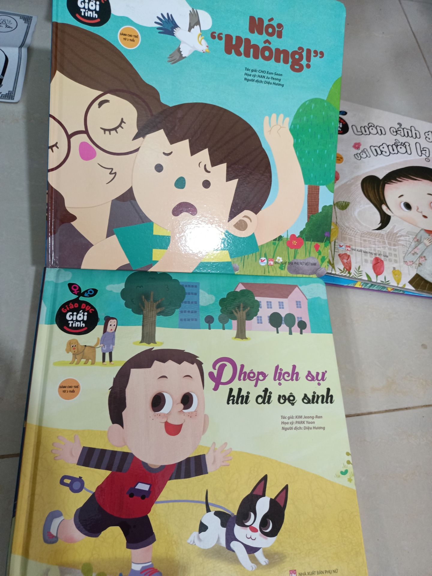 bìa sách dày dặn hơn mình nghĩ, sách đẹp ...giáo dục giới tính cho con bảo vệ mình bằng sách như này giúp bme dễ dàng hơn...