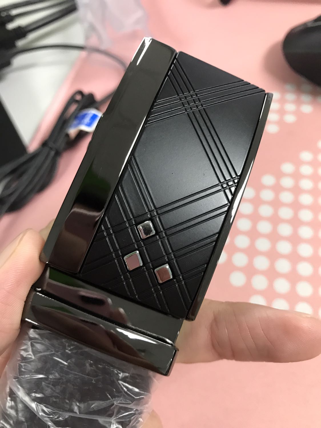 Hộp đẹp, dây mềm và mặt cũng đẹp.