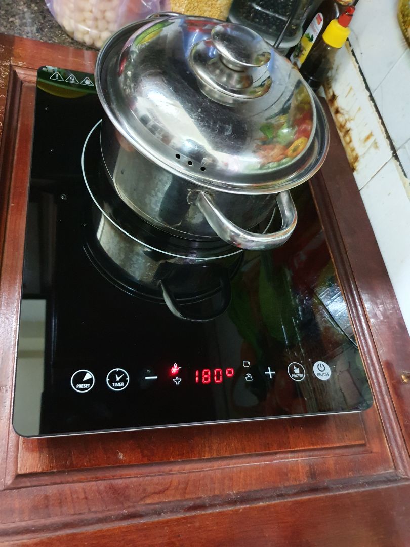 Sản phẩm tốt, gọn nhẹ mà đủ xài.
Bếp nhà bị hư nên mua để dùng tạm trong lúc chờ sửa bếp và rất hài lòng. Tiki giao hàng rất nhanh.