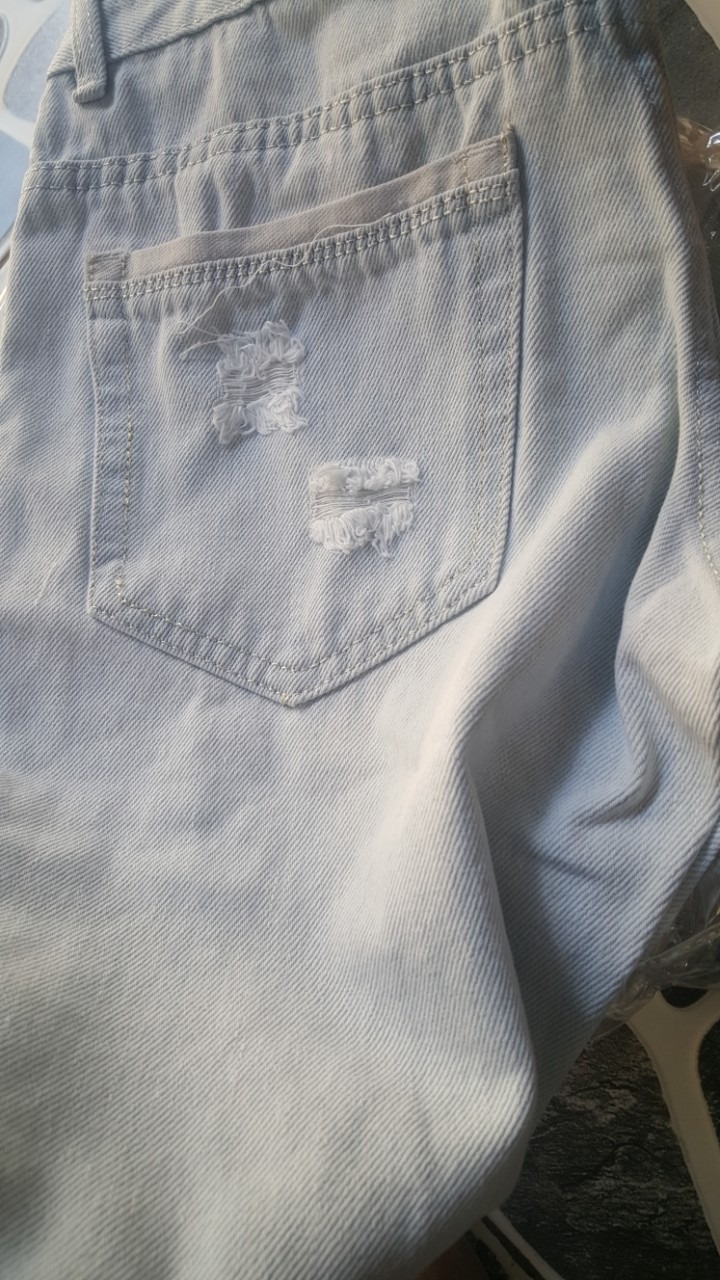 Vừa nhận được hàng đánh giá ngay cho nong. Shop gói hàng rất cẩn thận. Vải mềm, chất lượng, rất đáng để mua.