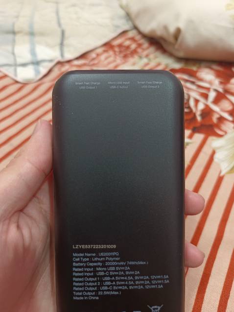 Mình thích bề mặt nhám hơn nhựa bóng.