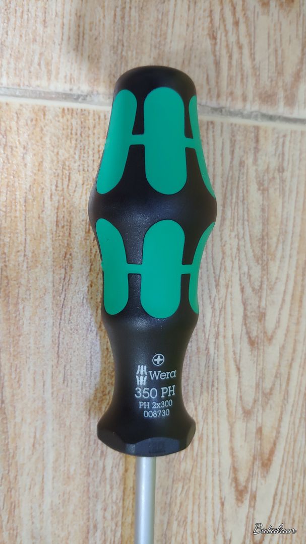 cả cán vít khoảng 40cm, cầm chắc tay