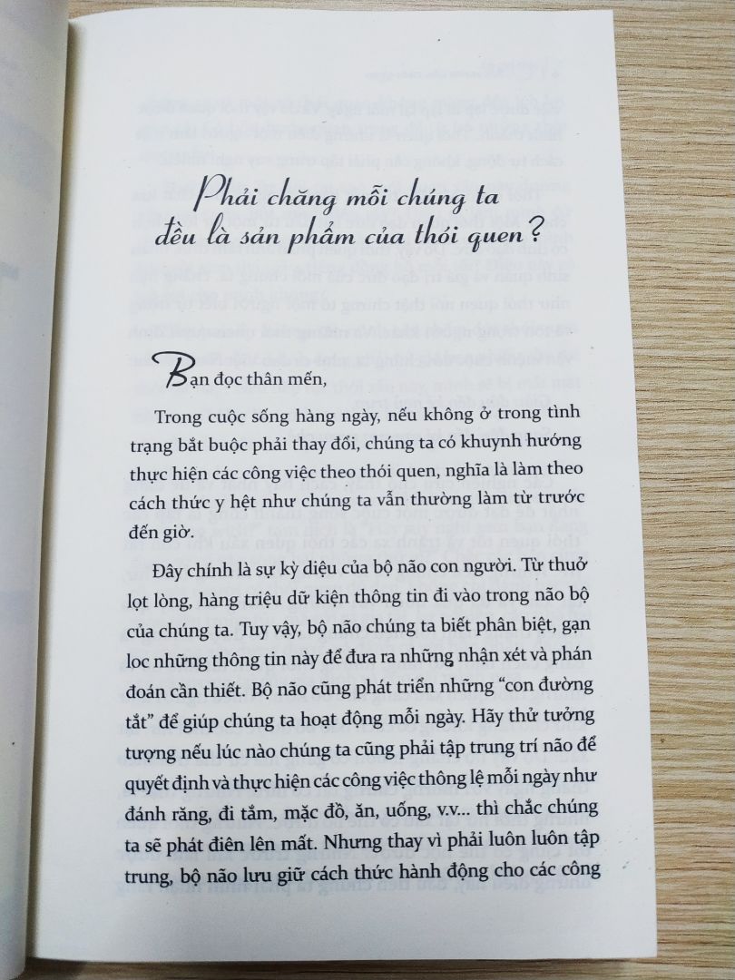 Sách hay nhé mọi người. Tiếc là mình bây giờ mới đọc. Đọc và cảm nhận nhé mọi người, rất thích hợp cho những ai muốn loại bỏ thói quen xấu của cá nhân, tổ chức. Dịch vụ tiki trên cả tuyệt vời. Mới đặt hàng tối hôm trước mà sáng hôm sau Anh ship tia chớp đã gọi cho lúc chưa mở mắt rồi. Điểm 10 cho chất lượng.Cảm ơn anh ship hài hưóc, cảm ơn tiki nhiều nha.