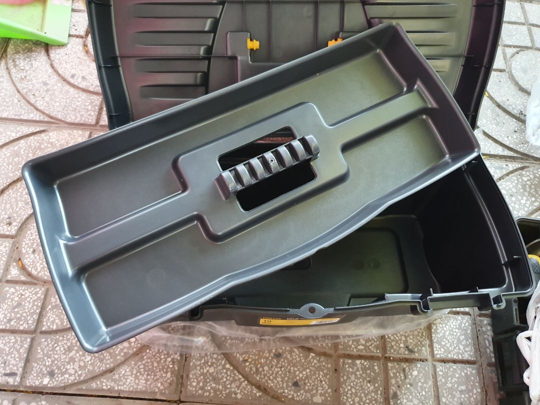 Chắc chắn và rộng hơn so với thùng khác cùng kích cỡ. Đóng gói sp rất kĩ, hài lòng! Giá cả thì rẻ, các chi tiết ko có nhựa thừa, có vẻ dẻo và chắc, khó nứt vỡ. Đáng mua!