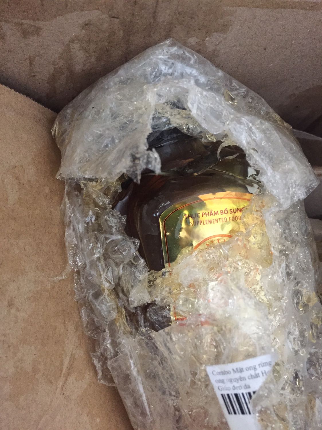 Chai lớn bể nát rồi còn mỗi chai nhỏ, nhờ SHOP giải quyết giúp!