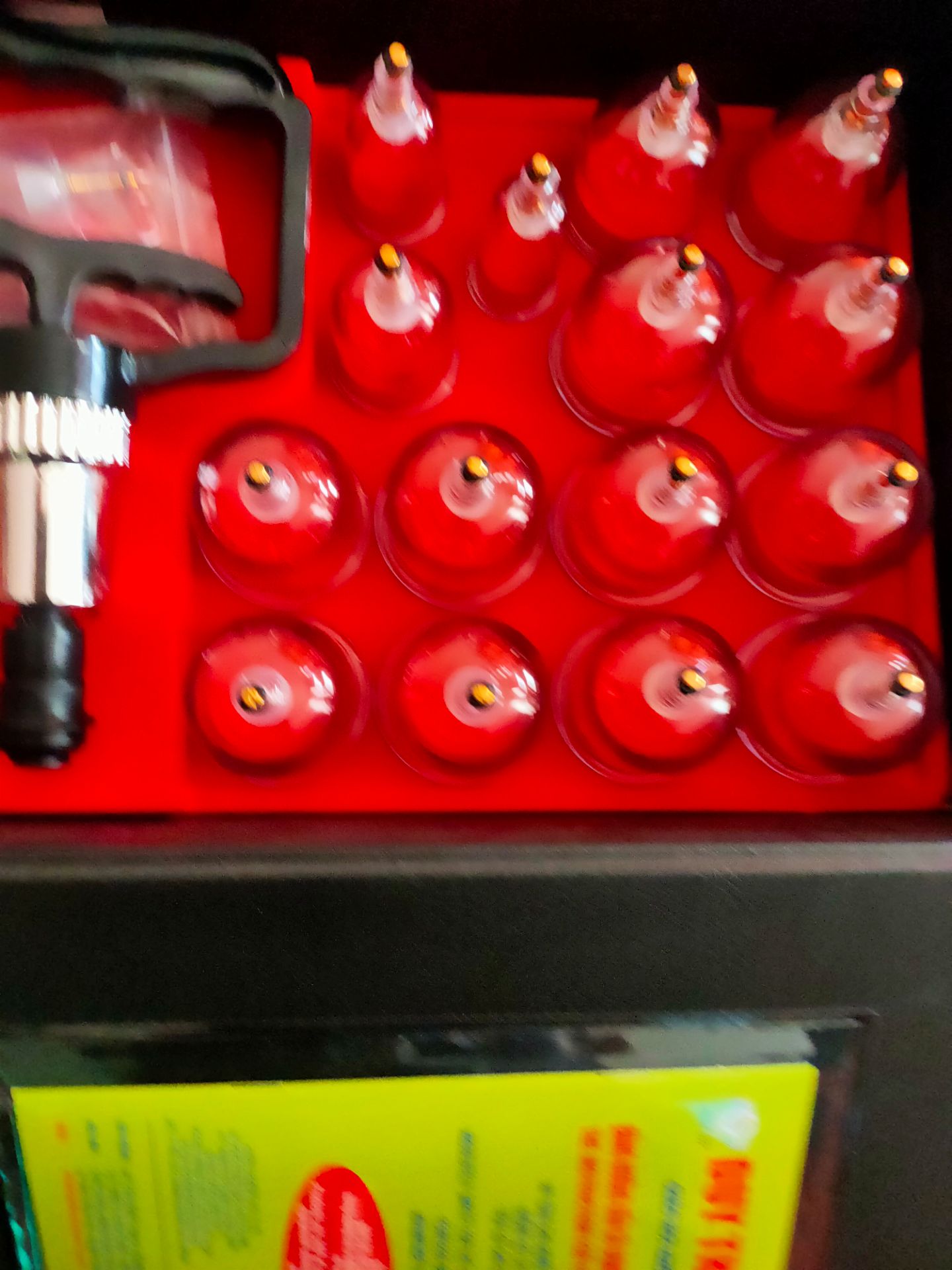 Nhà mình mua bộ này cách đây 10 năm, nay cũ quá mua bộ mới, hơi thất vọng sau chừng đó thời gian không cải thiện được gì, lần trước cũng bị 3.4 cái không sử dụng được giờ cũng vậy, do cao su không tốt hay lắp ráp không tốt, bị ốm mà phải tháo ra lắp vào 😅😅😅. lúc được lúc không.