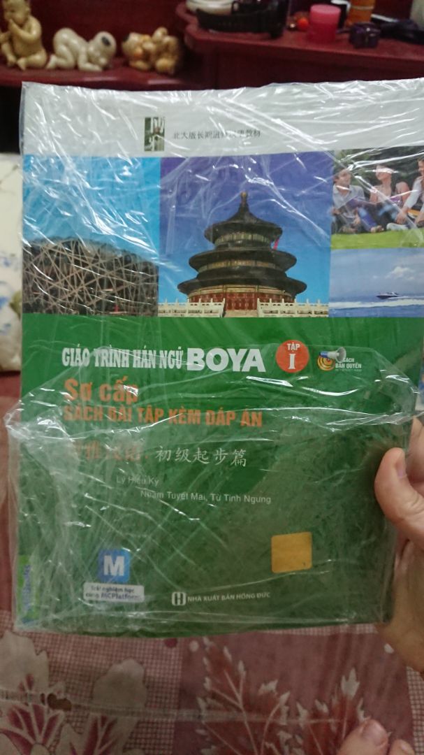 - Sách đẹp, mới, nội dung bài luyện tập ổn, có phần luyện viết
- Mua 2 quyển chỉ 1 quyển bài tập có bọc nilon
- Giao hàng nhanh