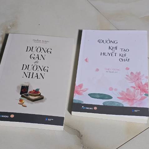 Đóng gói tương đối nhưng giao đến sách không bị cong gãy, giá khá tốt