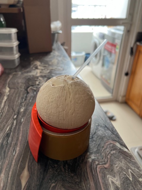 Chất lượng tuyệt vời, ngoài ra còn có thể dùng làm đế đặt trái dừa rất thuận tiện. Sẽ mua thêm vì tiện lợi và nhiều công dụng.