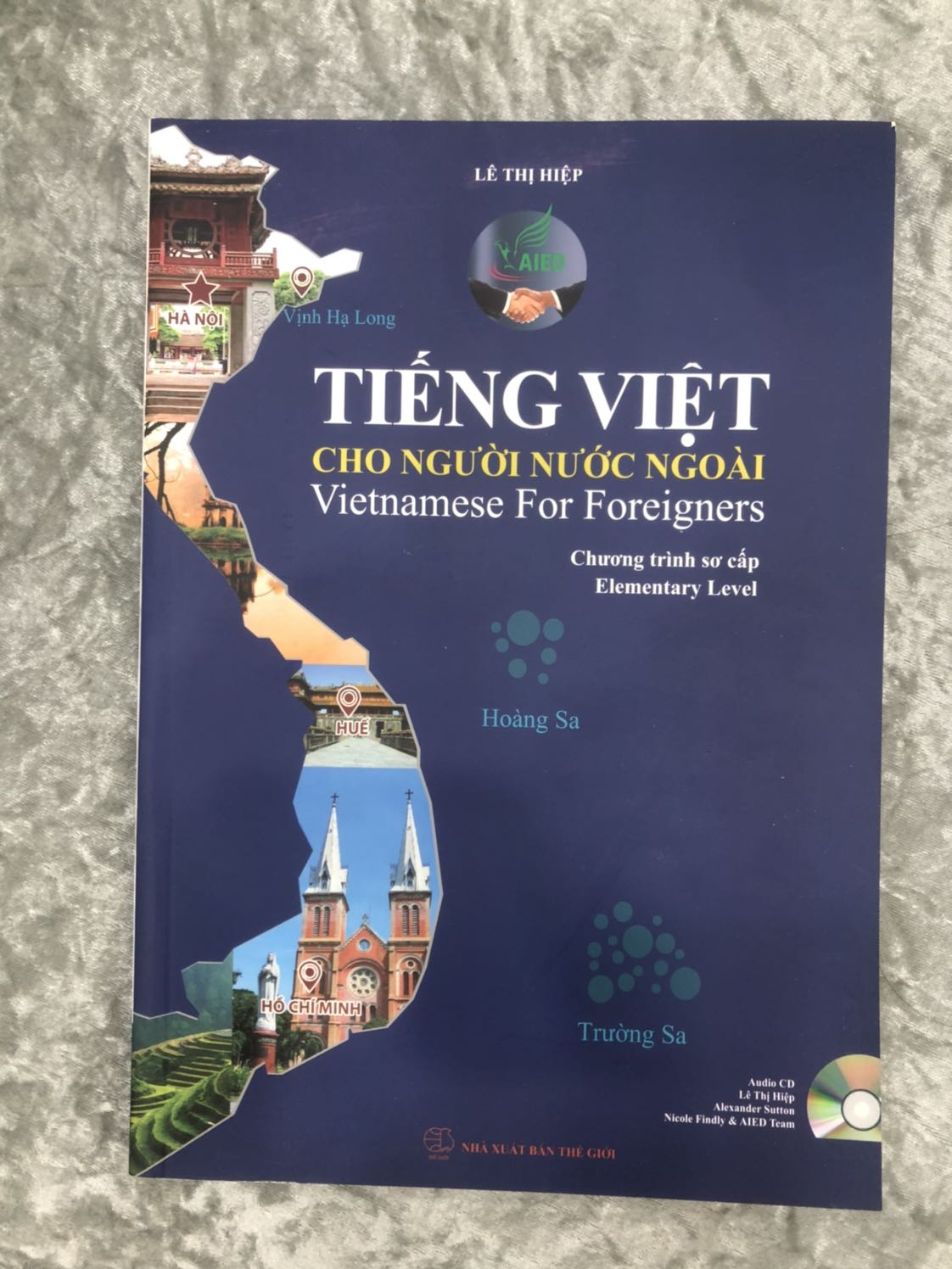 Sách hay rõ từng phần một, dễ học, dễ nhớ. chất lượng hình ảnh đẹp, sinh động. Giấy chất ko bị dễ bị thấm. Mình đang hóng quyển cấp độ tiếp theo. ủng hộ shop nhiều hơn nữa.