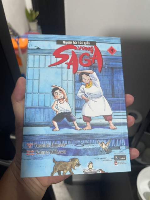 cái tấm bưu ảnh (post card) bên trong truyện tập 9 này không có nha TiKi. Đề nghị tìm & gửi lại cho tôi ngay. Tôi có gửi ảnh cuốn 10 và bưu ảnh của cuốn số 10 để làm ví dụ. Truyện không seal luôn.