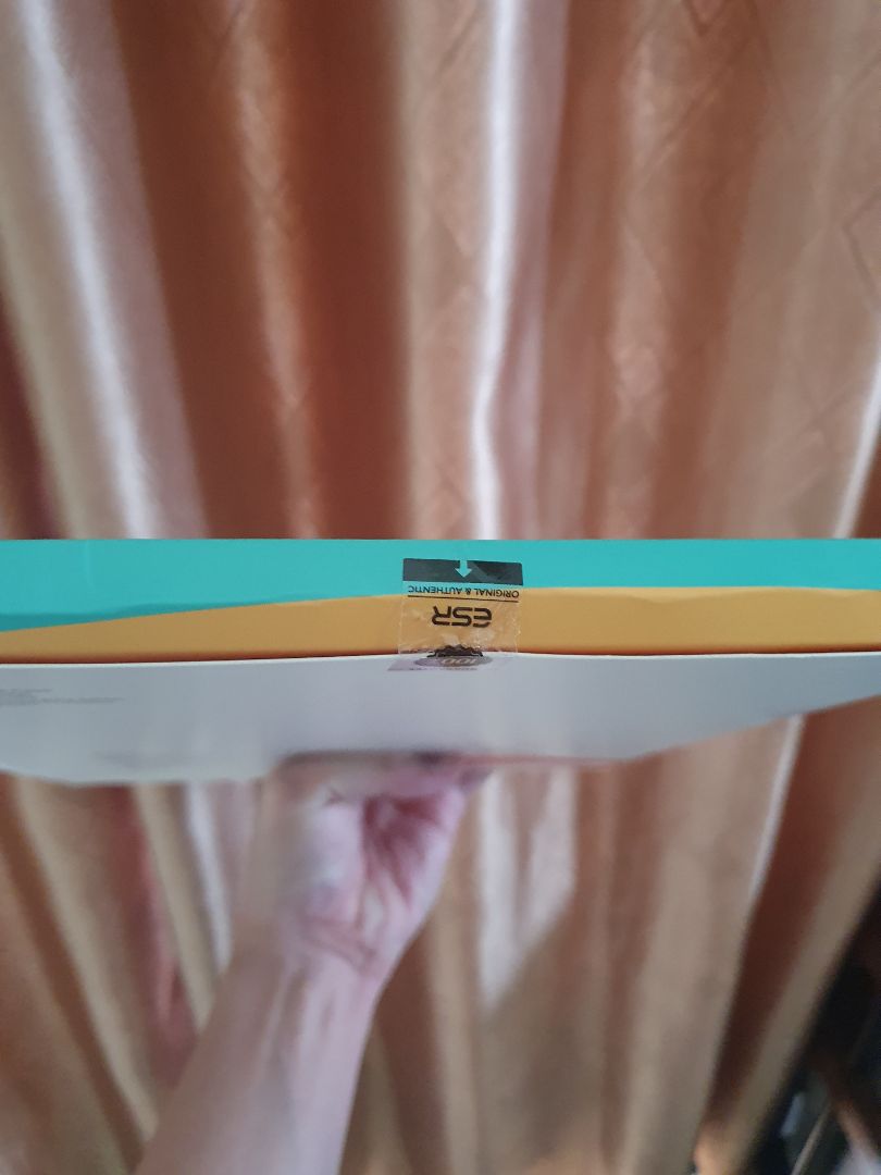 Case rất chắc chắn, hàng nguyên seal. Cảm ơn