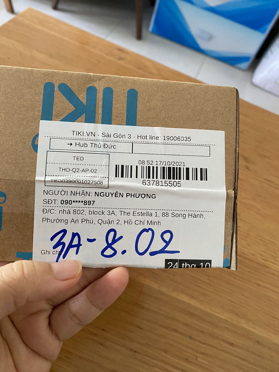 Trời ơi. Sao giao cái hộp không vậy. Hàng đâu rồi. Shop *** tui hả. Yêu cầu hoàn tiền. Bán hàng gì kỳ vậy tiki