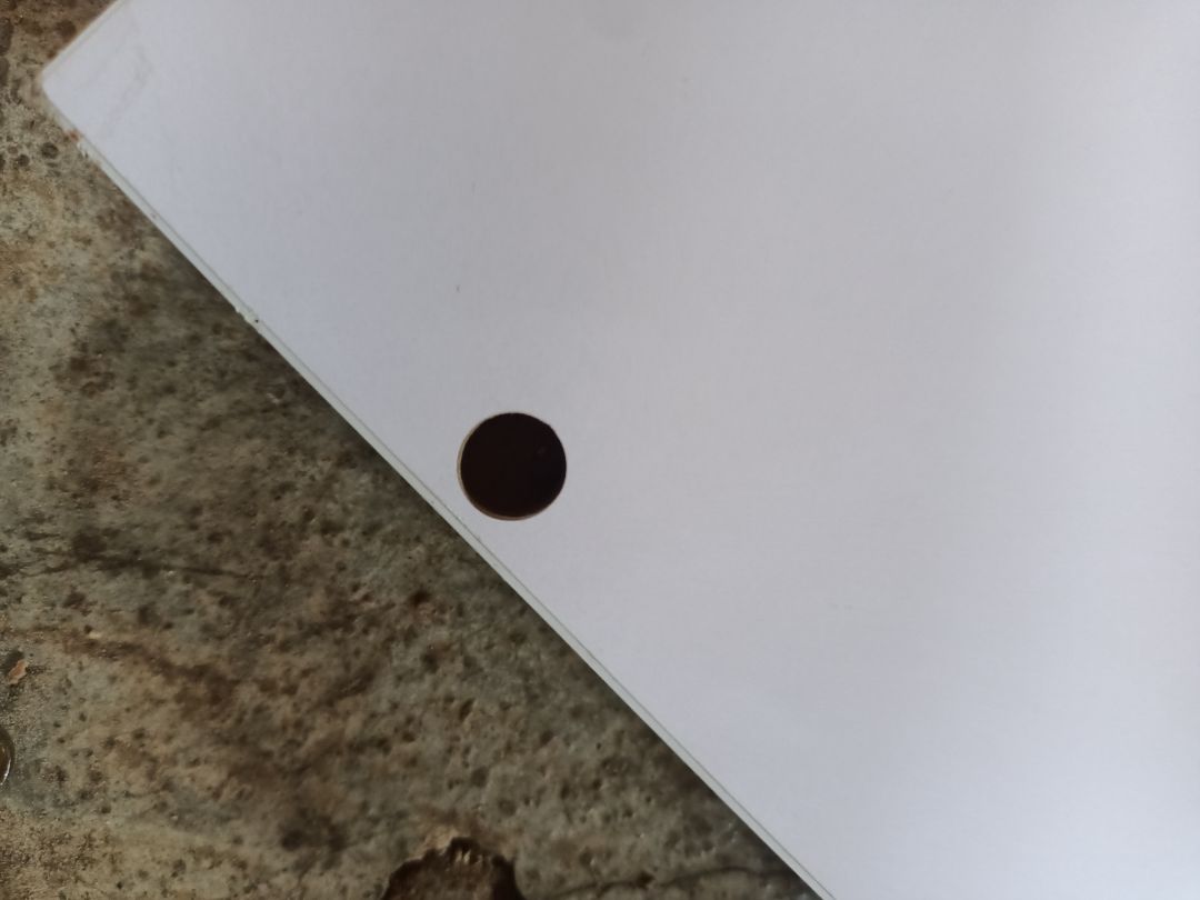 giao thiếu ốc và cục mũ để lấp ráp
hàng giao đến kính bị bể, mình chỉ yêu cầu shop giao đủ ốc để lắp ráp, gương bị bể có thể là do đơn vị vận chuyển, nhưng giao thiếu đồ là do lỗi của shop,