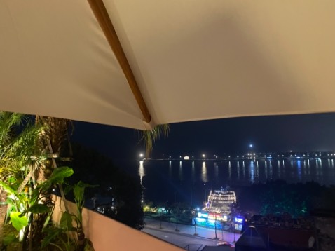 Chất liệu tốt, mặc thoải mái, shop giao hàng nhanh