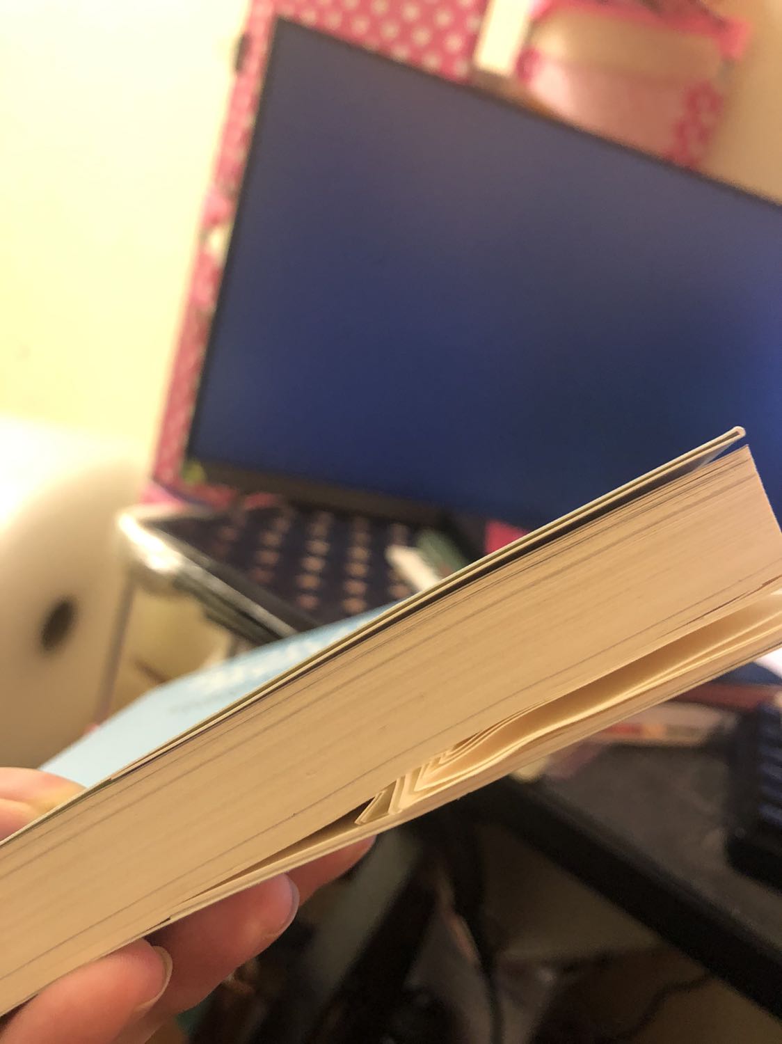 Giao hàng nhanh, nội dung khá ok nhưng hình thức sách thì quá dở!!!