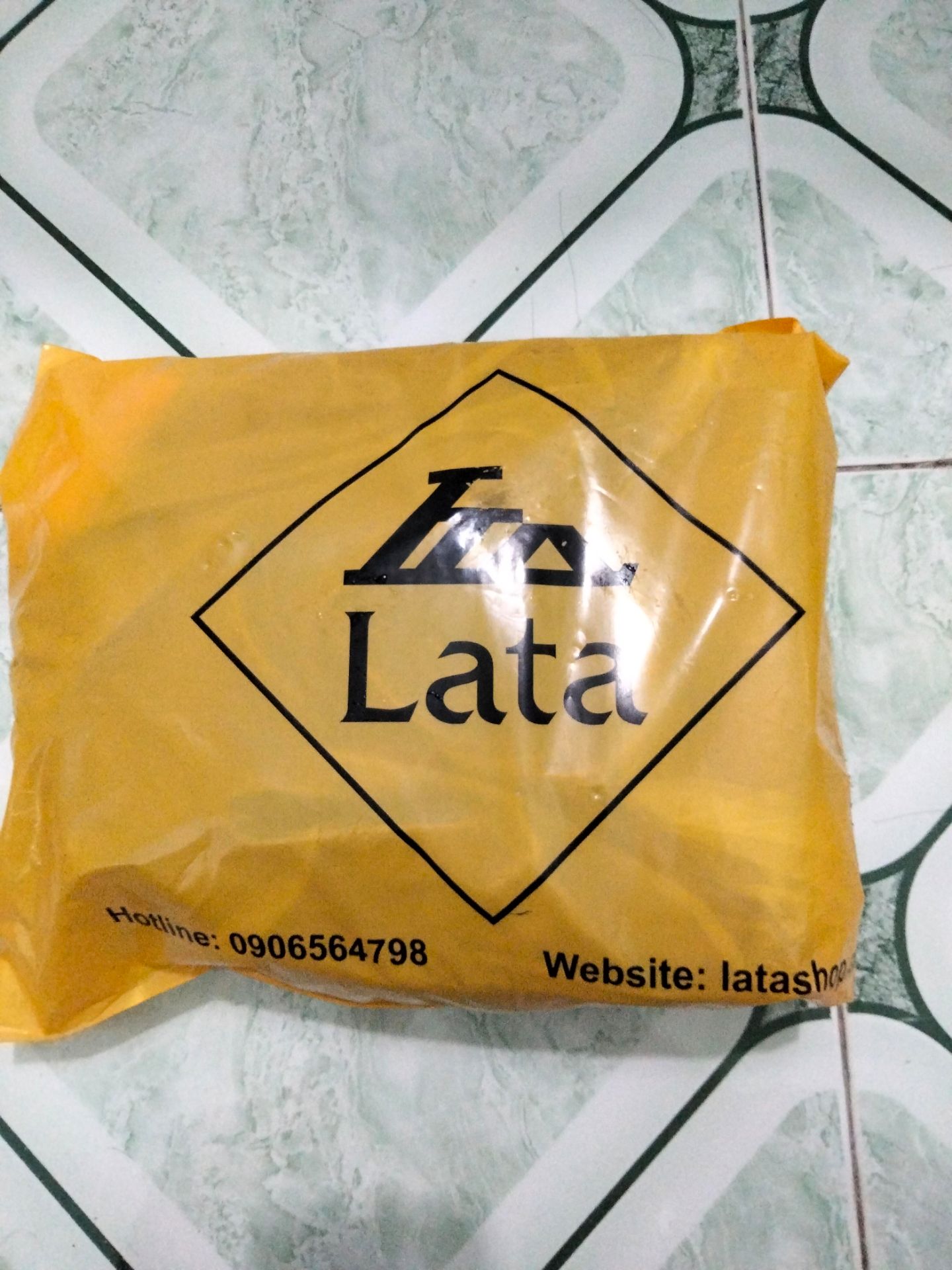 sản phẩm đúng như hình ảnh đã đăng hàng đóng gói kỹ giao hàng nhanh chất liệu da ba lô mềm mại đường may chắc chắn giá cả hợp lý Theo mình thì sản phẩm như vậy là OK rồi