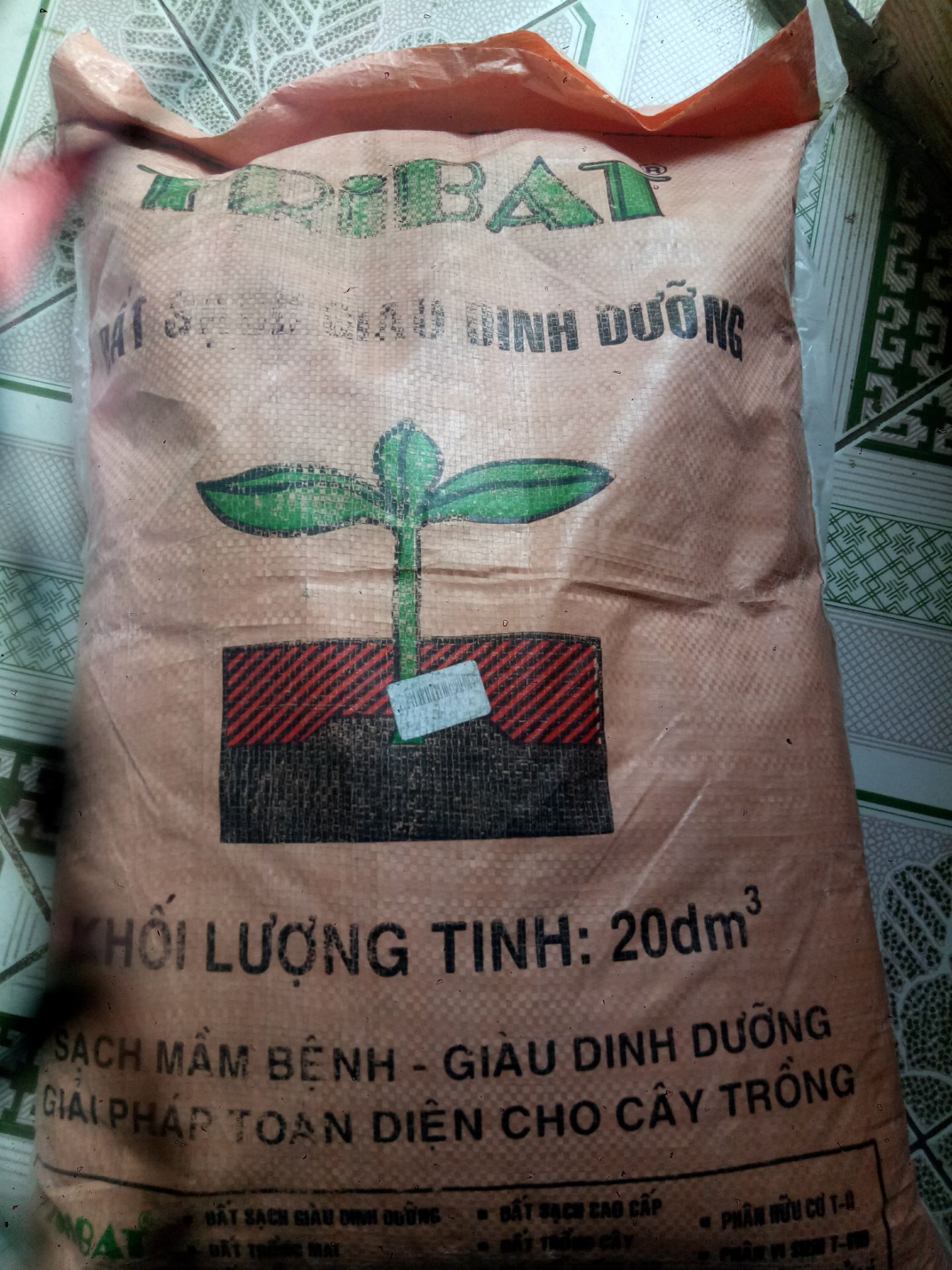 Đất rất tơi, xốp. Có lẽ rau sẽ lên rất nhanh đây. Hàng giao nhanh. Ship thân thiện. Để ra Tết mình lại mua ít nữa về trồng. Lần đầu trồng nên phải thử xem có lên không đã.hihi. Đất rất tơi, xốp. Có lẽ rau sẽ lên rất nhanh đây. Hàng giao nhanh. Ship thân thiện. Để ra Tết mình lại mua ít nữa về trồng. Lần đầu trồng nên phải thử xem có lên không đã.hihi.