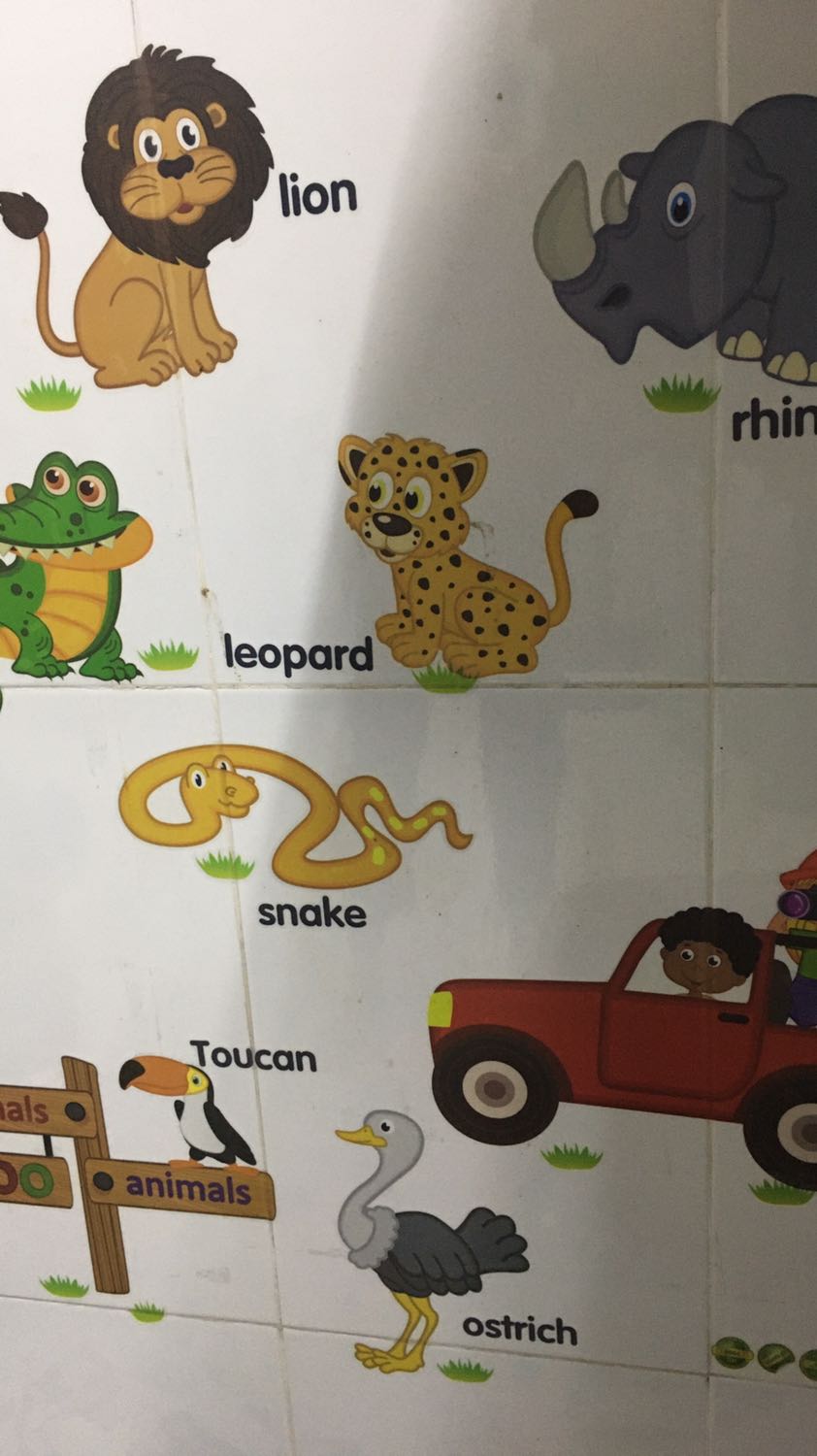 Sản phẩm dính tường tốt, hình cực kỳ đẹp rõ , mình rất thích