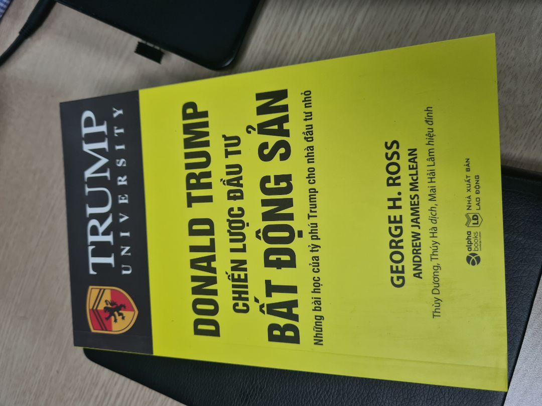 Sách tái bản 2021 mới tinh, giấy đẹp. Nội dung khen nhiều người đánh giá rồi, mình chưa đọc nên chưa nhận xét tuy nhiên các nội dung về sản phẩm, giá thì ổn (giảm 30% so với bìa)