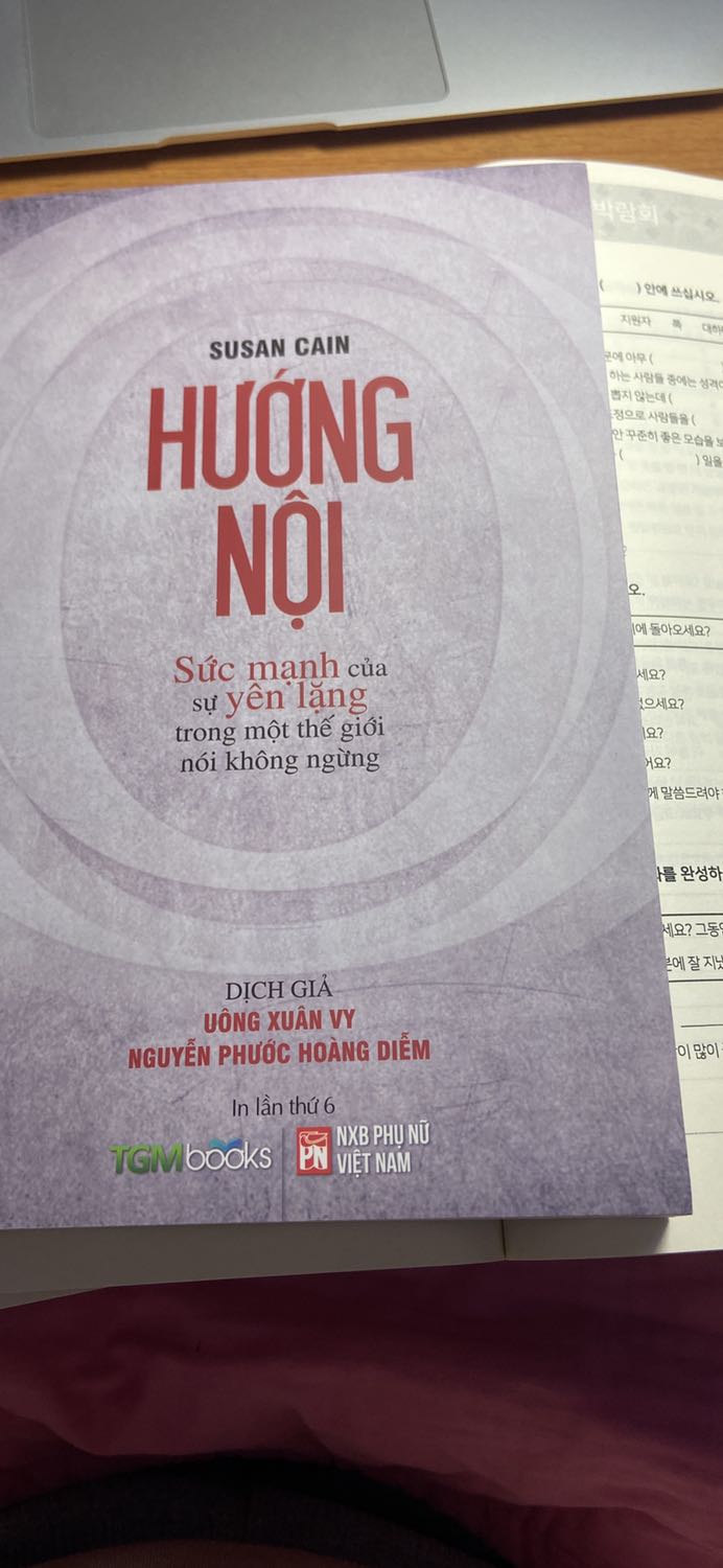 Giao hàng hơi lâu chắc do mình ở ngoại tỉnh ý 
Sách đúng nha mn yên tâm đặt mua