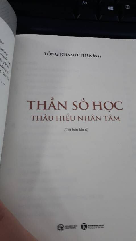 Mình cũng chỉ mới biết đến thần số học và cảm thấy những con số có một sức hút kỳ lạ. Nội dung sách hay, dễ hiểu, khá trực quan, cũng khá chi tiết về từng chỉ số, nghiên cứu sơ lâm cũng tốt