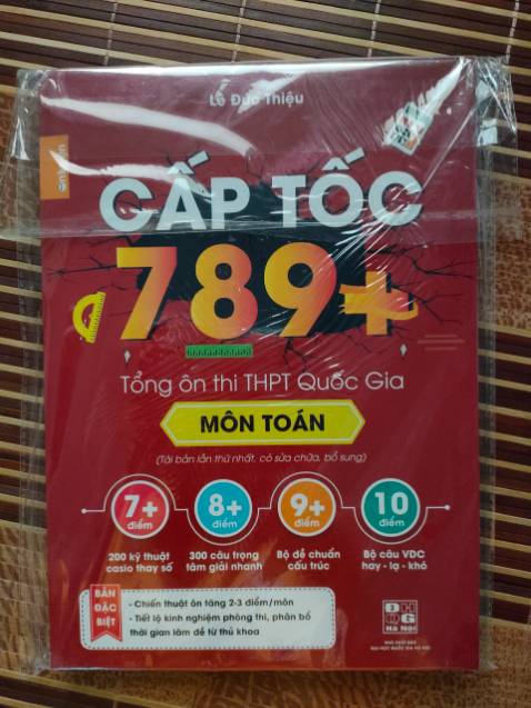 Siêu ưng luôn ấy, giao hàng nhanh, sách đẹp, thơm mùi giấy mới, ko bị cong gấp hay bong tróc gì cả, còn tranh thủ đc sale nên giá rẻ :)
Lần thứ mấy mua hàng của tiki rồi, chưa lần nào thất vọng cả