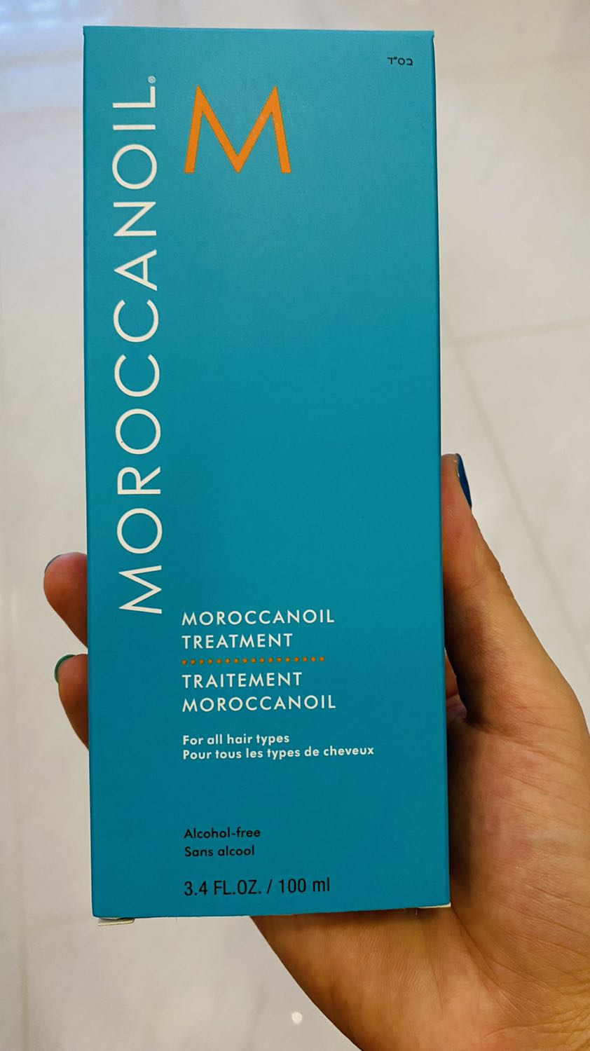 Nhìn bao bì vậy thôi chứ chất lượng kém. Bôi lên tóc k có mướt mà cái mùi nó hôi dã man. Thơm theo kiểu đau đầu ý, mình bóc ra nghe mùi thôi là bỏ luôn k xài. Mn nên mua dầu MOROCAN như mình để trong hình. Mắc tiền mà xài đúng chất lượng. Còn loại này thì mình xài k được.