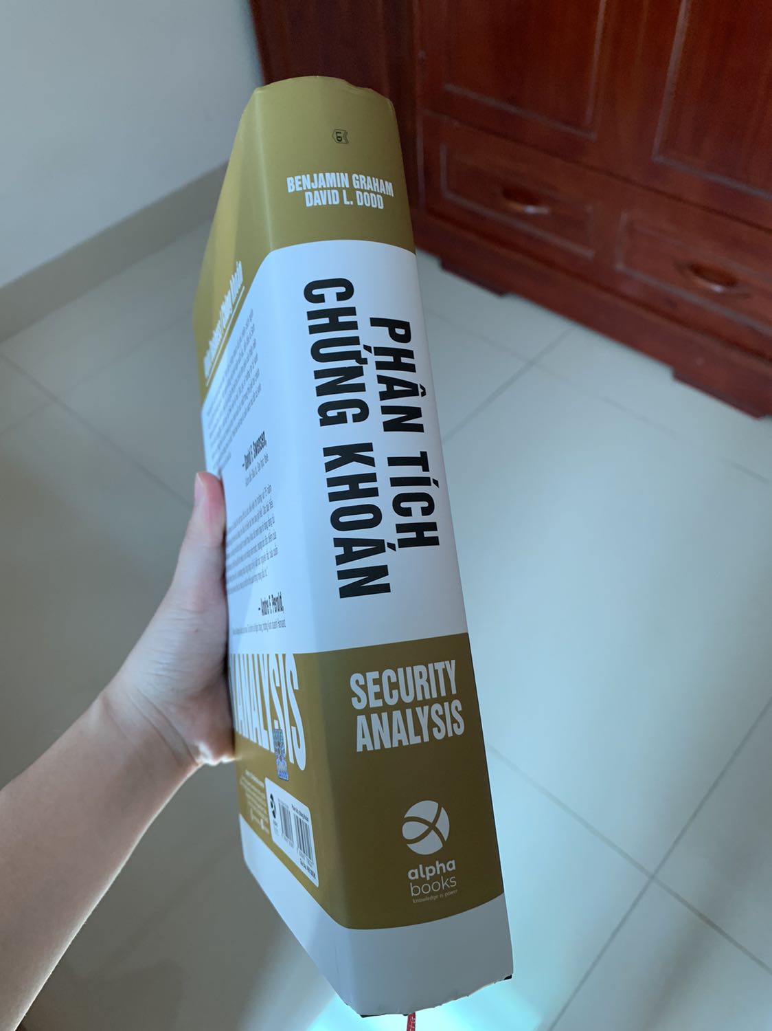 Sách đẹp, shop bọc cẩn thận. Rẻ hơn nhiều so với giá bìa 👍👍