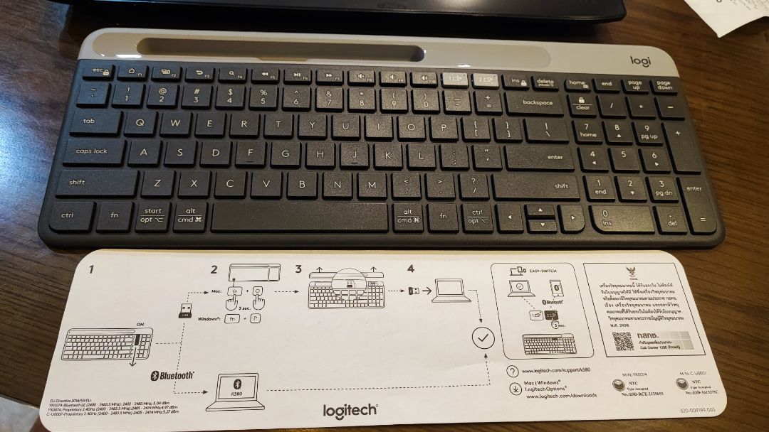 giao thiếu hàng, bàn phím bluetooth nhưng ko có usb receiver. Như vậy. hàng này không còn nguyên seal và đã bị bóc ra, và usb đã ko còn trong box. Đề nghị đổi lại hàng mới. Mất thời gian quá, cám ơn. giao thiếu hàng, bàn phím bluetooth nhưng ko có usb receiver. Như vậy. hàng này không còn nguyên seal và đã bị bóc ra, và usb đã ko còn trong box. Đề nghị đổi lại hàng mới. Mất thời gian quá, cám ơn.