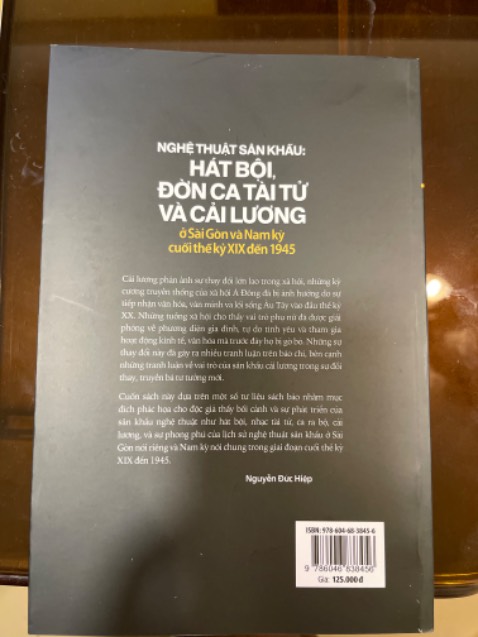 Cuốn sách cho đọc giả hiểu về nguồn gốc của 3 thể loại văn hoá dân gian Nam Bộ! Và những phát triển của nó! Sách hay ạ!