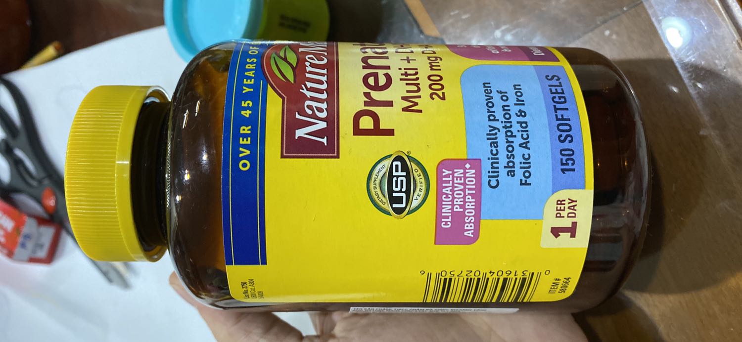 Sản phẩm đúng mẫu mới, date xa tháng ***. Nhưng thấy viên thuốc hơi lạ so với mình uống trước đây, đường màu đen khá rõ nên hơi lo lắng một chút, có phải hàng thật ko?