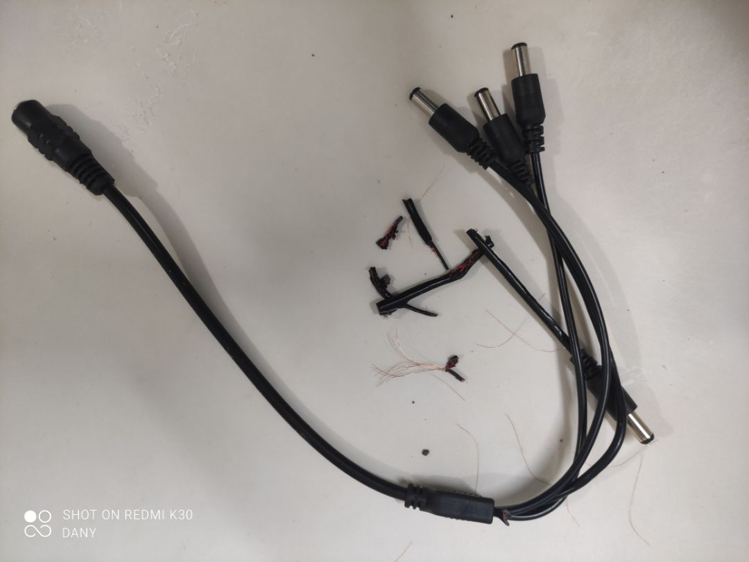 máy chạy ổn, live view chỉ hơi delay 1 xíu, nhưng mà cái dây nguồn chia 4 đi kèm bị lởm quá, cắm vào 1 lát đã cháy, khả năng là ko chịu đủ dòng. mong được giao dây nguồn khác