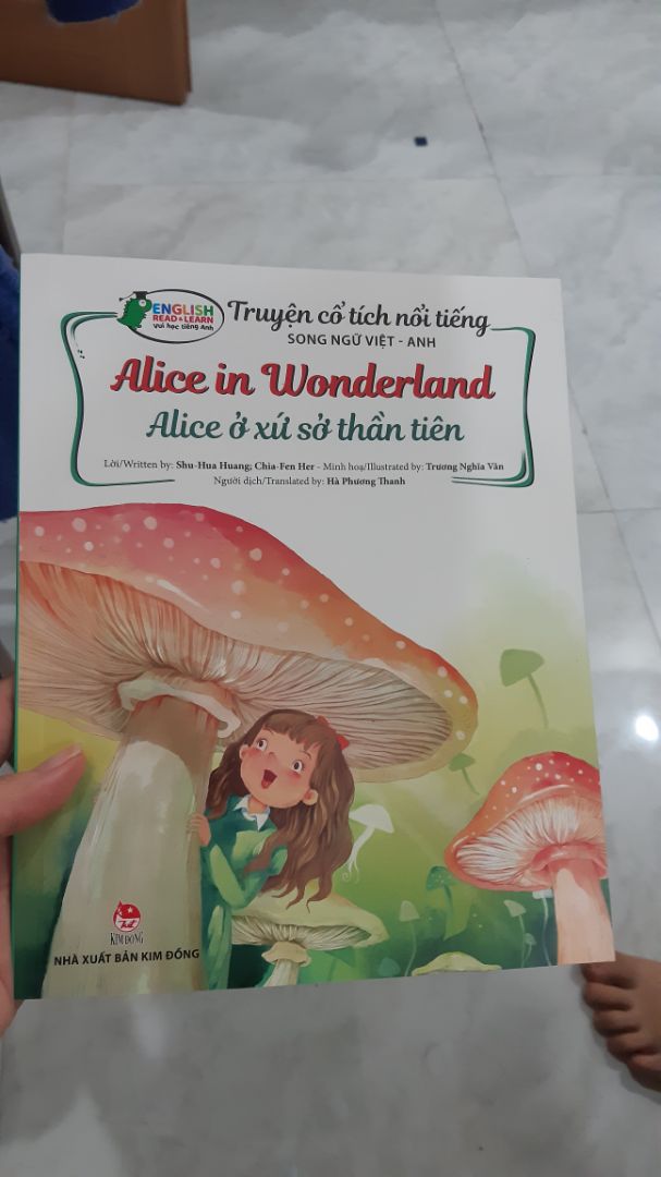 h/a đẹp, giấy tốt, màu chuẩn xác, có từ vựng ở mỗi trang. Tuy nhiên nội dung bị rút gọn nhiều quá nên đọc vẫn chưa cảm nhận đc j nhiều