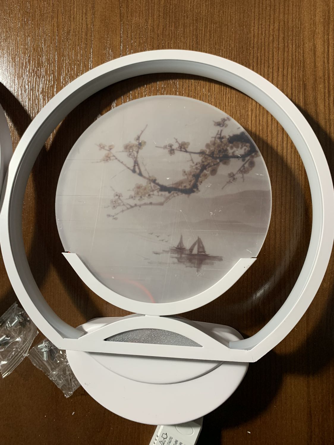 đèn mua 2 cái thì 1 cái xước quá shop ạ