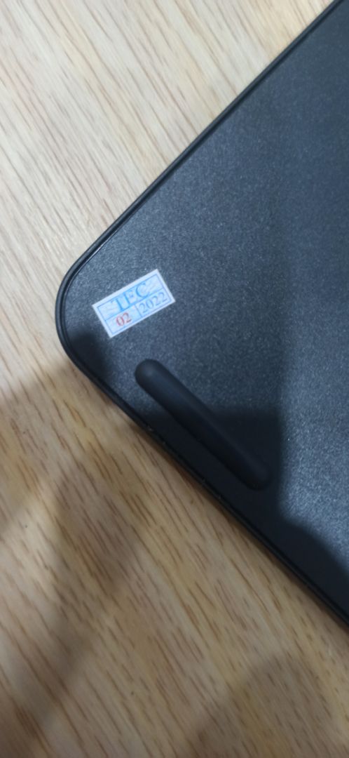 Hix, mới mua được tầm 8 tháng là phím bay màu 2 nút... kết nội đôi khi chập chờn... không biết có được bảo hành phím bay màu không ta..huhuhu