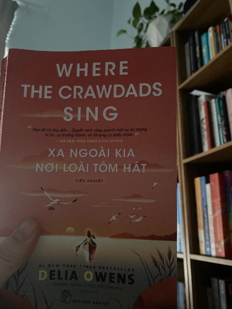 Đóng gói và giao hàng nhanh , cẩn thận .
Một cuốn sách cực cuốn và thú vị . Dường như nội tâm của bản thân như được đồng điệu với nhân vật trong cuốn sách này . ý nghĩa và sâu lắng nhưng lại rất trong trẻo . Rất xứng đáng để được đọc