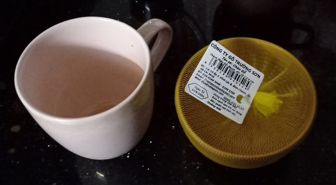 Giá cao so với bát đũa thông thường, nhưng vì là hàng mỹ nghệ nên chấp nhận được.