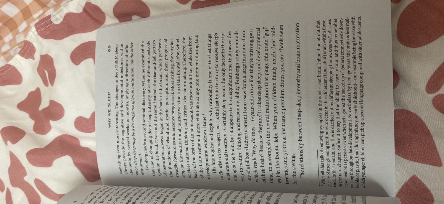 Không hài lòng lắm. Thứ nhất sách thông tin là hardcover mà là bìa giáy còn mỏng hơn sách bth nữa. Thứ 2 là giấy bên trong cũng k đẹp luôn, màu tối và format chữ quá nhỏ.