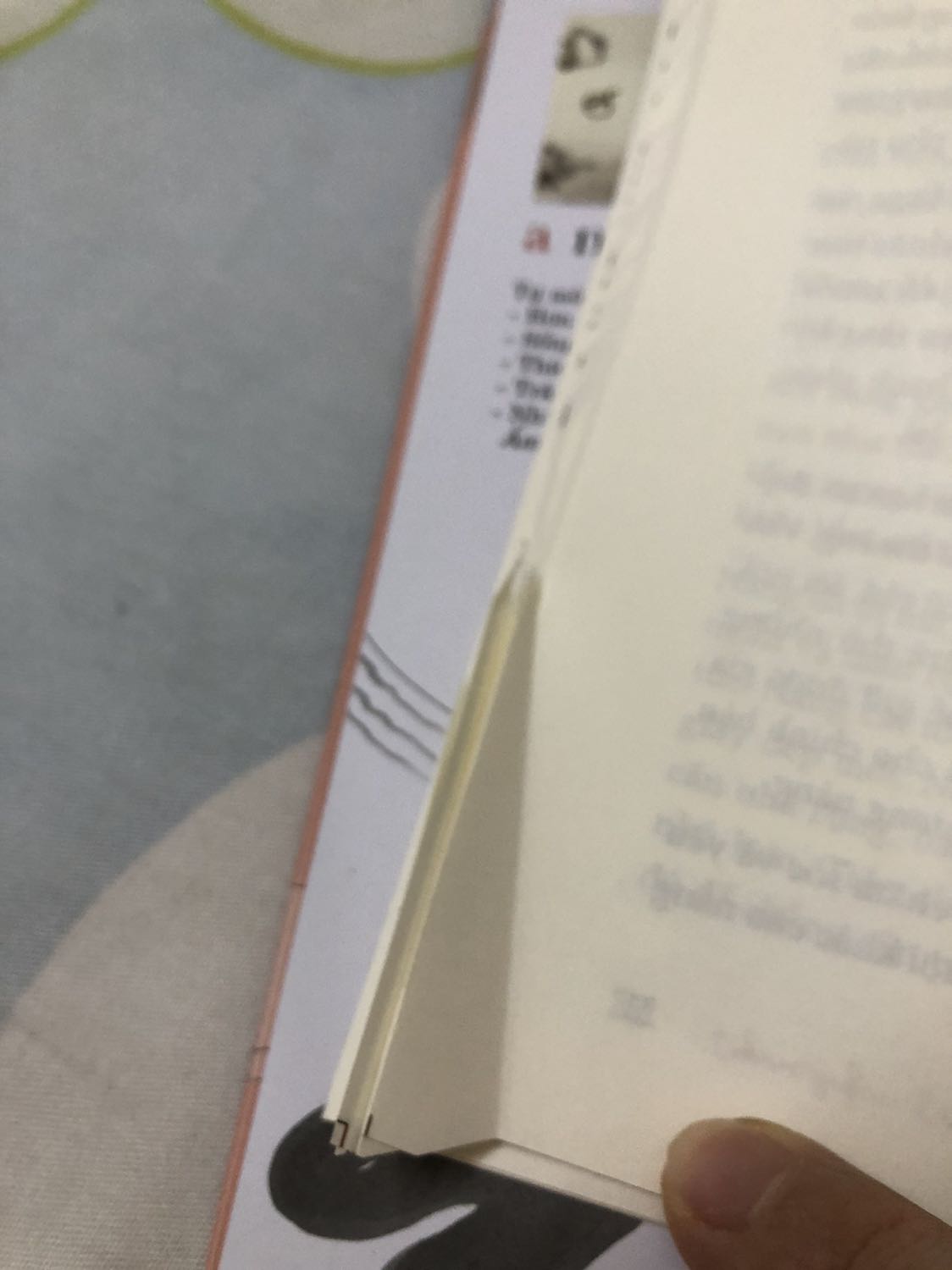 Sách cắt xén bị lỗi, shop đổi lại cho được không?