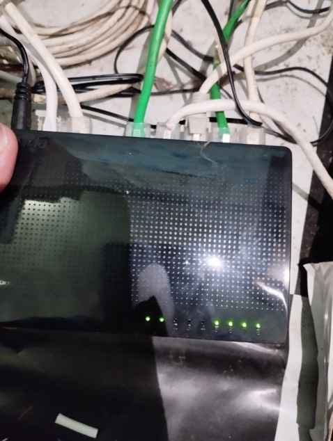 Bị hỏng cổng số 4 - đổi giúp mình cái khác nha