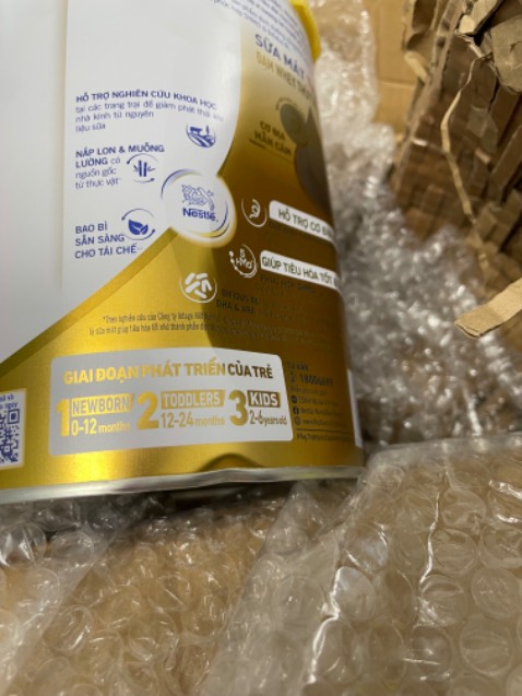 Hộp sữa méo lệch, móp kh còn hình dạng *** sữa