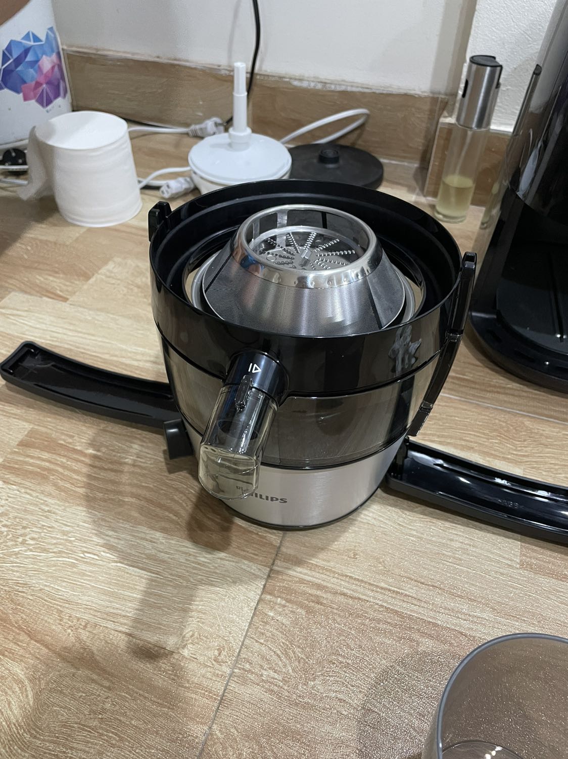 Sản phẩm lắp bị kênh 1 khoảng rất lớn, máy không chạy dù đã lắp lại nhiều lần theo hướng dẫn, đã mua Tiki Trading rất nhiều lần nhưng đây là lần đầu tiên gặp sản phẩm lỗi như này, thực sự thất vọng, yêu cầu Tiki đổi lại sản phẩm giúp mình!