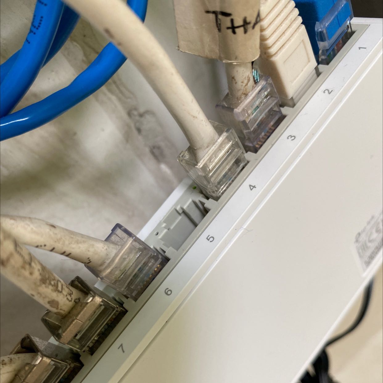 Trên tay là sản phẩm chất lượng đến từ hãng TPLink, được Tiki đóng gói kỹ càng chỉnh chu thể hiện phong cách chuyên nghiệp. Sẽ tiếp tục ủng hộ trong những sp khác. Thanks !