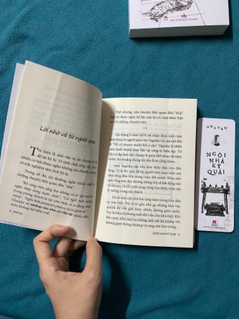 Giao hàng rất nhanh. Sách bọc seal kỹ càng và trong tình trạng tốt. Được tặng kèm 1 bookmark. Mua được ngay đợt sales 43%. Đến giờ mình rất hài lòng với các cuốn sách của huyhoangbookstore. Xem review khá sợ nhưng cuốn quá nên phải hốt liền.