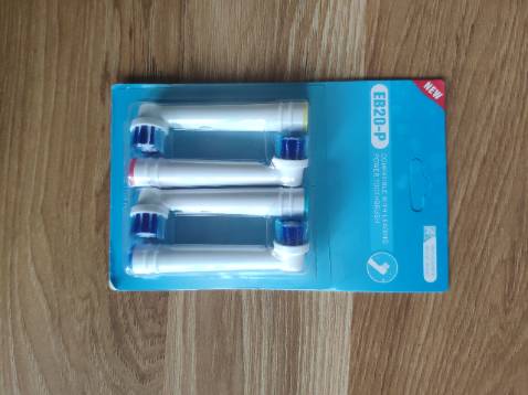 Chuẩn máy Oral B dùng rất thích, cước mềm vừa đủ, giá hợp lý, mình cứ 3 tháng thay 1 lần nên mua vài bộ dùng dần. Đóng gói cẩn thận, giao hàng nhanh. Hài lòng